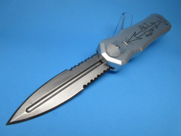 PIRANHA EXCALIBUR SILVER STONEWASHED SERRATED OTF