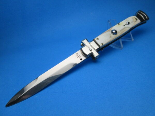 A.G.A. Campolin 9" Blonde Horn Maltese Bayonet