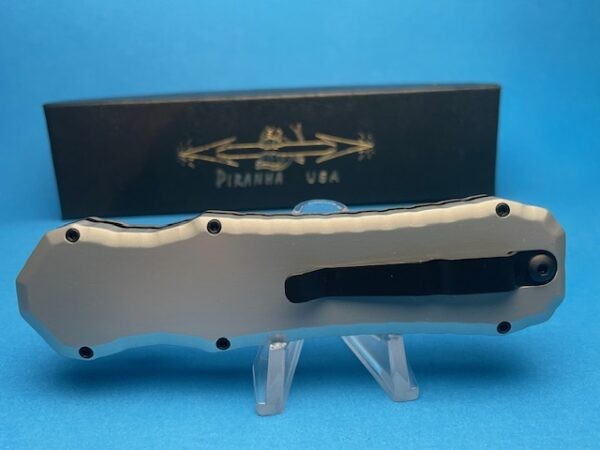 PIRANHA EXCALIBUR STONEWASHED PLAIN EDGE OTF BLACK TRACING