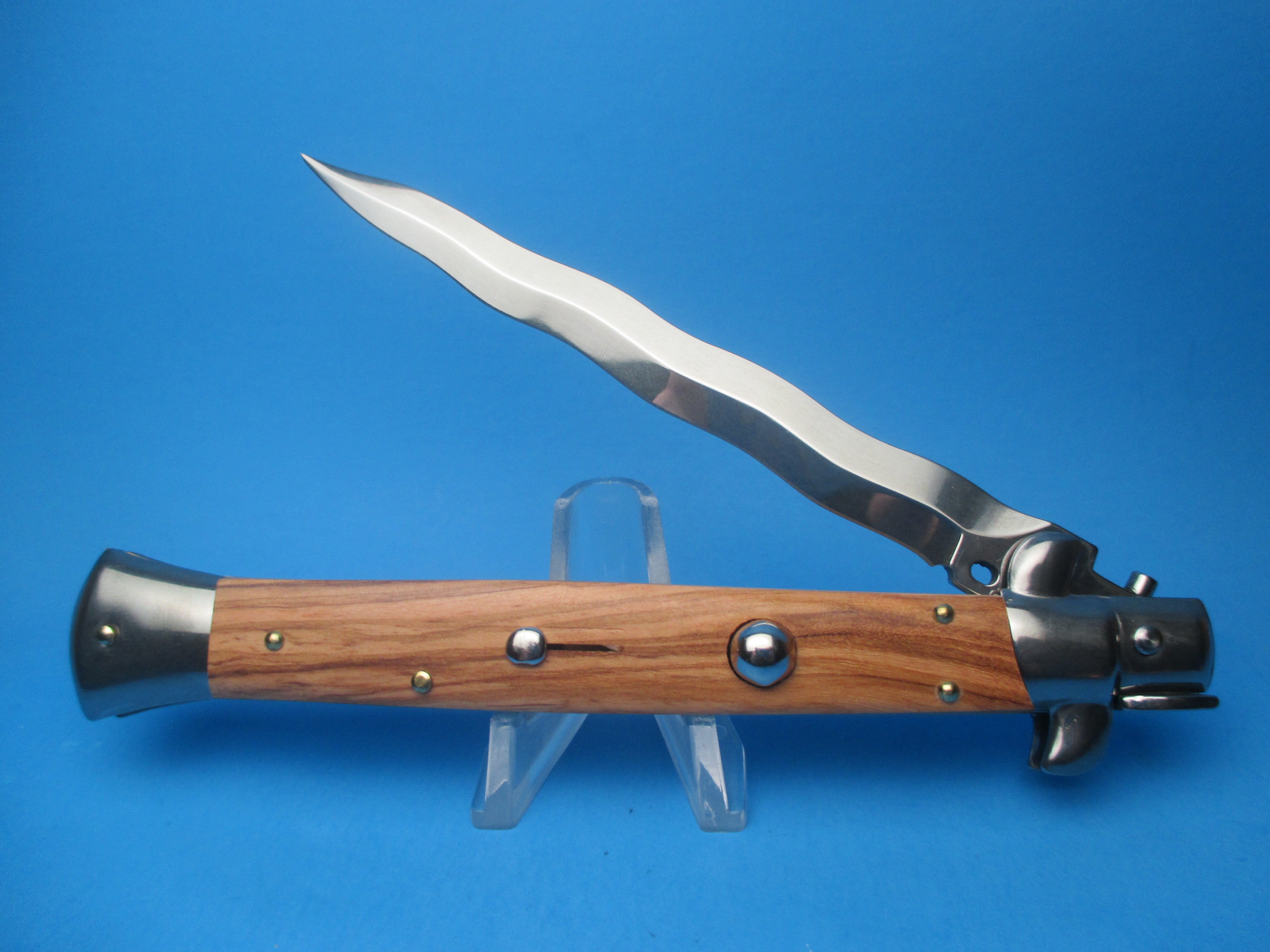 Frank Beltrame 11" Olivewood with Kriss Blade