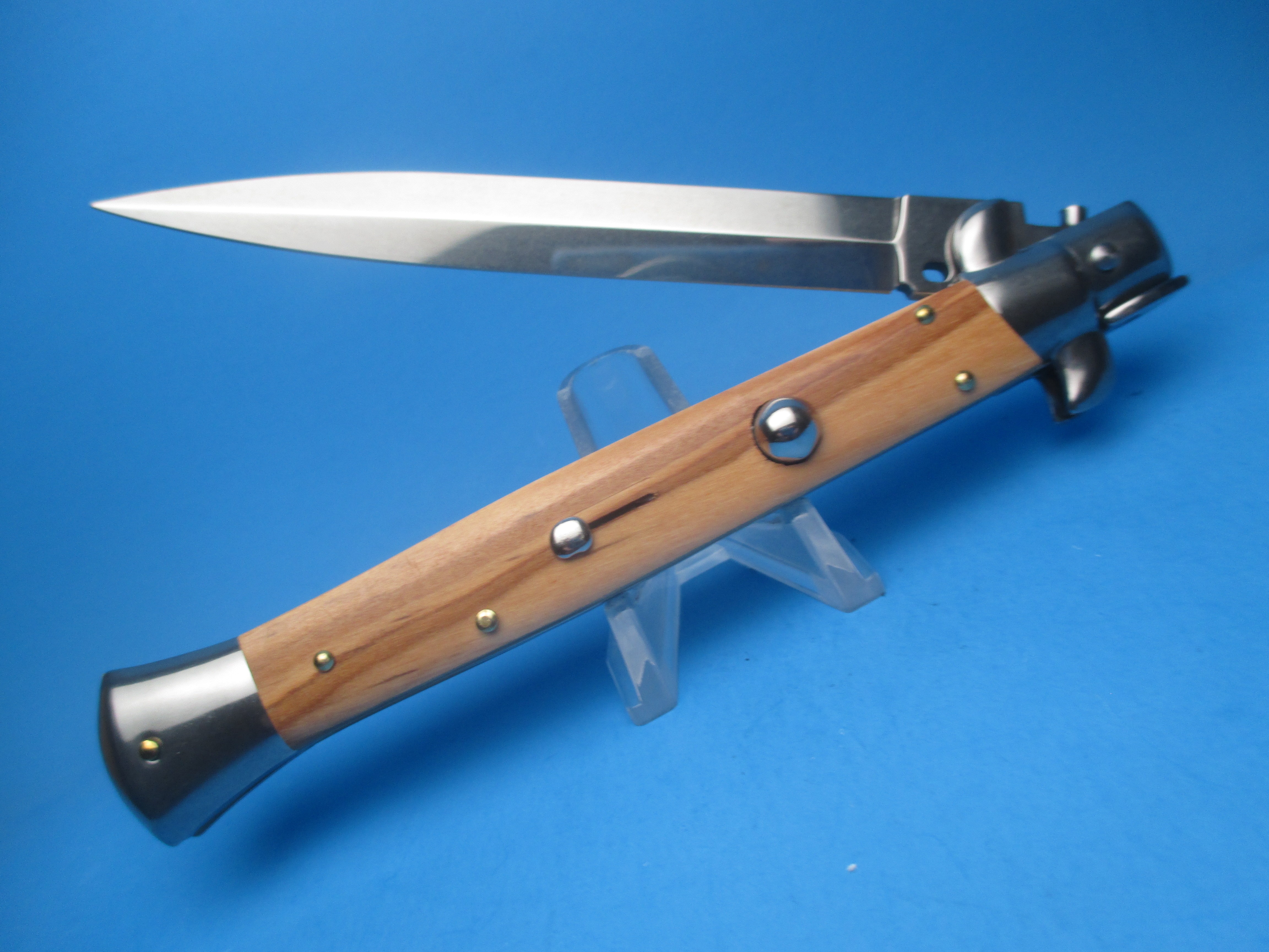 Frank Beltrame 11" Olivewood with Dagger Blade