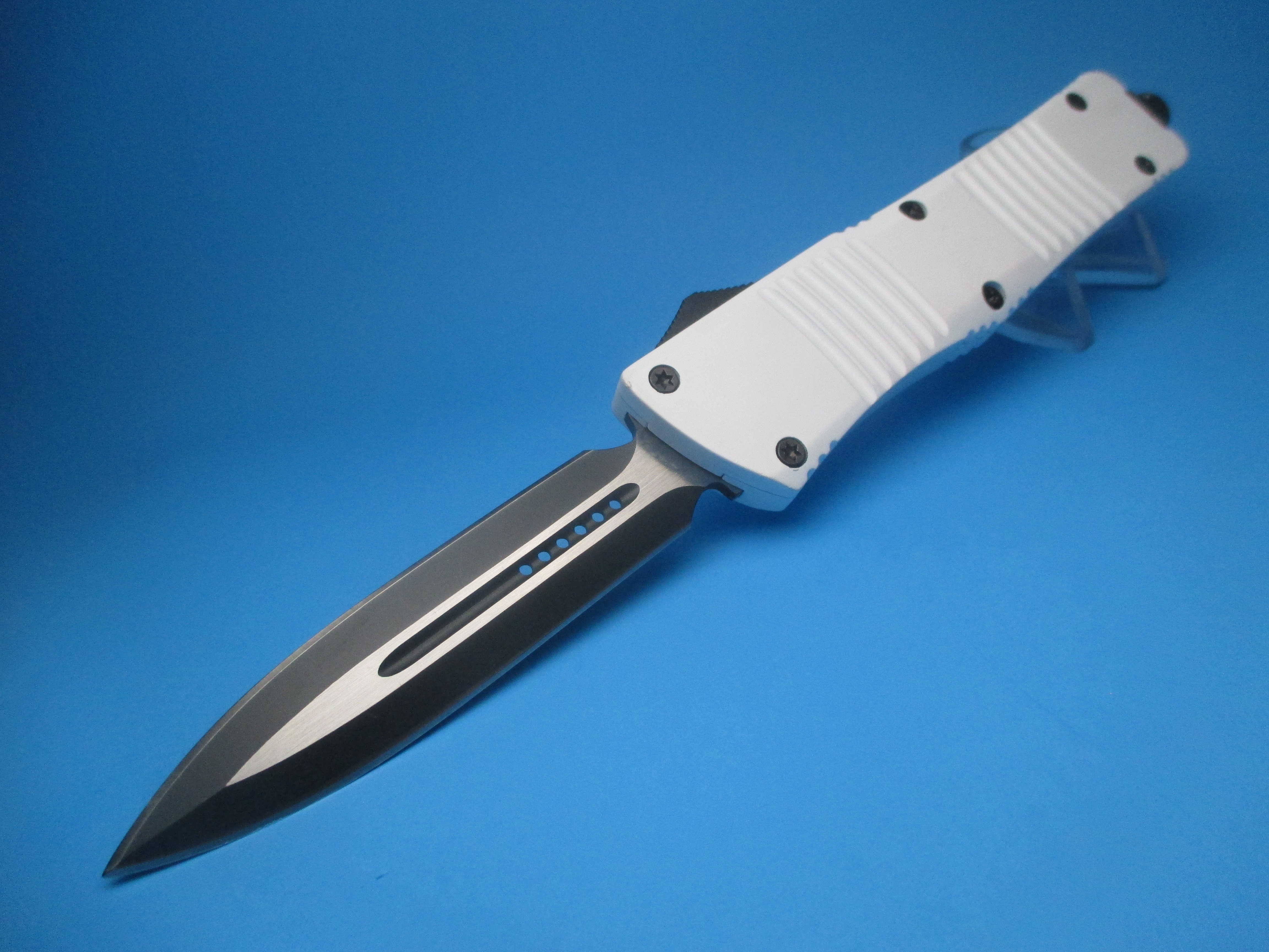 White Rattler OTF W/ Double-Edge Blade