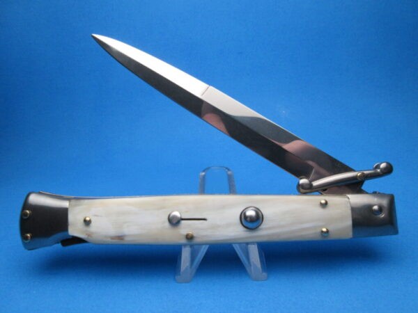 Frank Beltrame 11" Blonde Horn Bayonet Swinguard