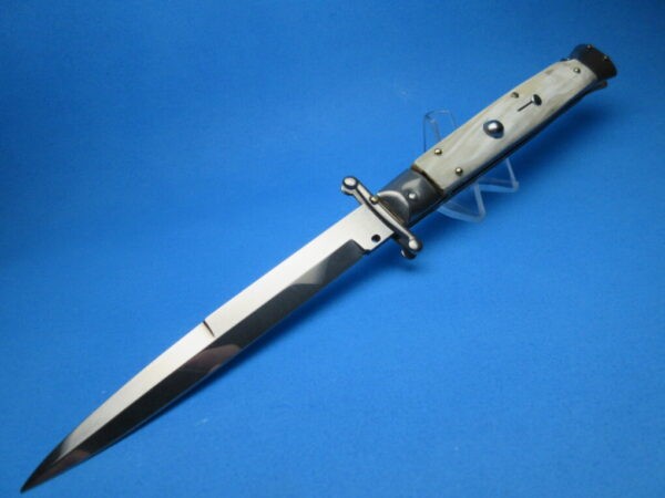 Frank Beltrame 11" Blonde Horn Bayonet Swinguard