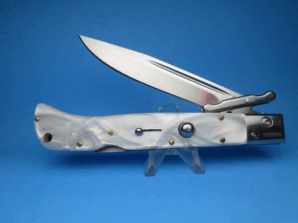 11" AKC White Pearlex "Roma" Swinguard