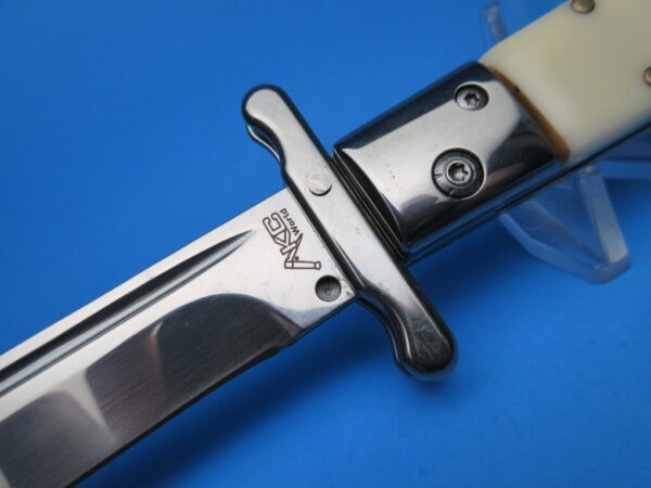 9" AKC Imit Ivory "Roma" Swinguard