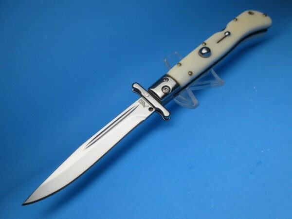 9" AKC Imit Ivory "Roma" Swinguard