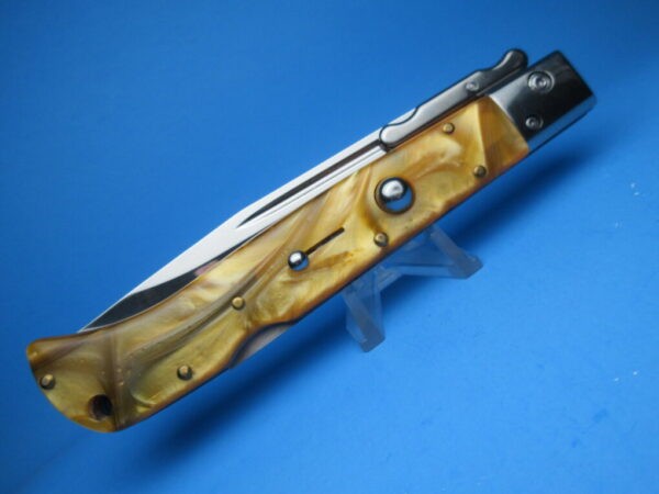 11" Yellow Pearlex "Roma" Swinguard
