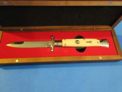 9'' AKC Imit. Ivory Polished Bayonet Swinguard