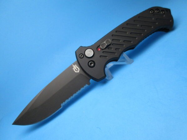 Gerber 06 Auto Drop-Point Serrated Switchblade Knife