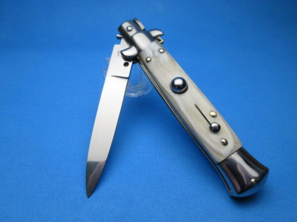 Italian Stiletto 8" Blonde Horn Flat Grind Switchblade