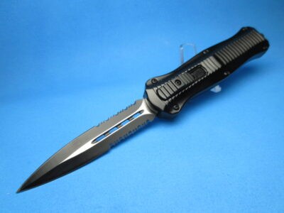 Silver Stinger Serrated OTF Switchblade
