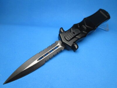 Bat Stinger Serrated OTF Switchblade