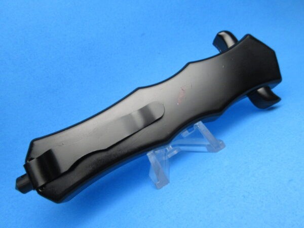 Bat Stinger Serrated OTF Switchblade