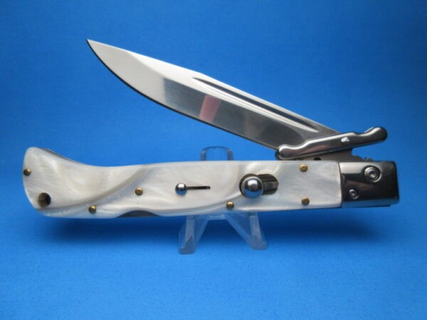 11" AKC White Pearlex "Roma" Swinguard S&D
