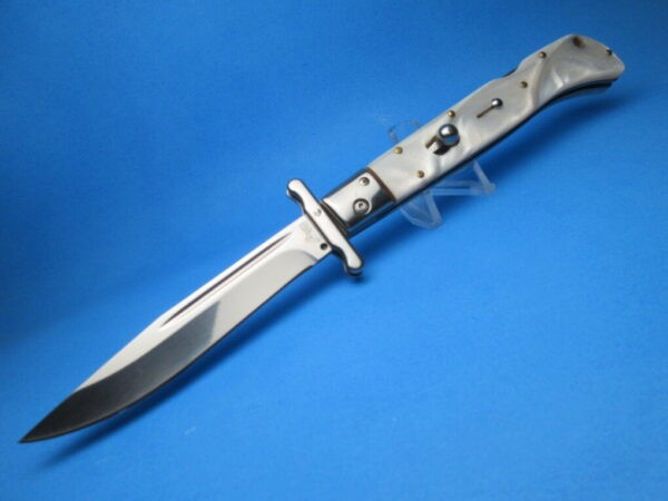 11" AKC White Pearlex "Roma" Swinguard S&D