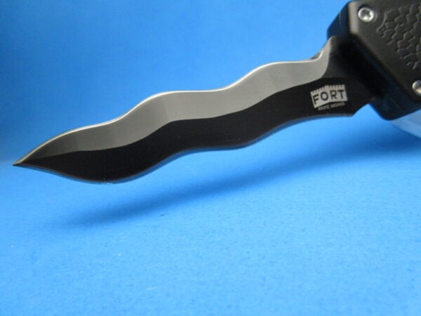 8" Lightning OTF Kriss with Black Handle & Tactical Blade
