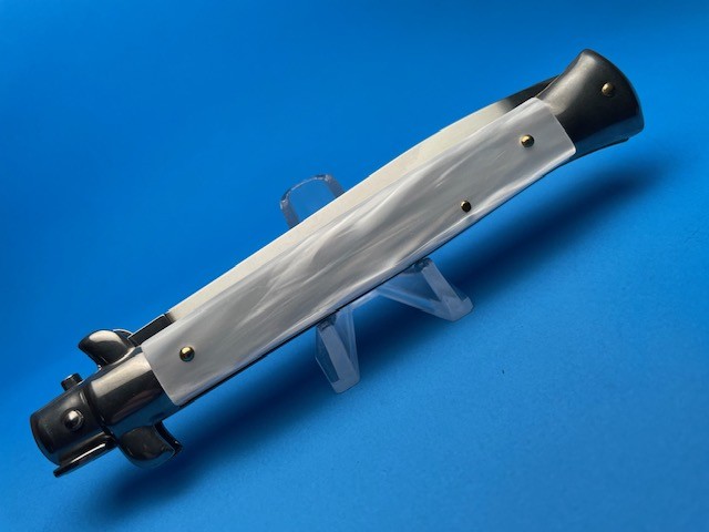 Frank Beltrame 11" White Pearlex Dagger Blade - Image 4