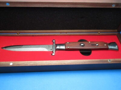 9'' AKC Rosewood Damascus Bayonet Swinguard