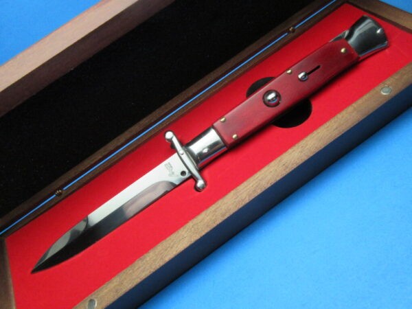 9'' AKC Red Pakkawood Polished Bayonet Swinguard