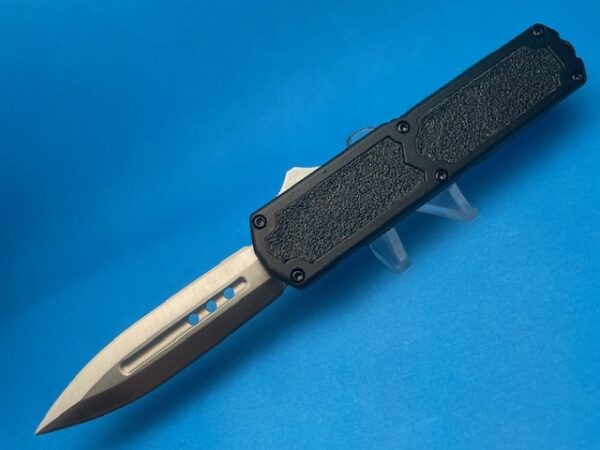 Black Titan 2 OTF 8 & 5/8" Double Edge Double Action Serrated Blade
