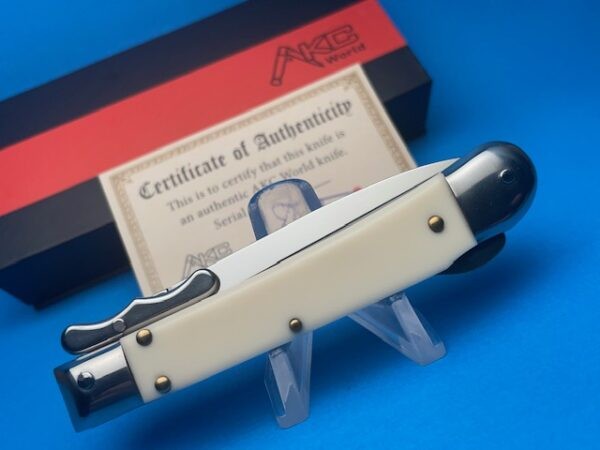 7" AKC Medici Imit. Ivory Swinguard