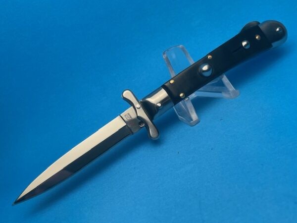 7" AKC Medici Buffalo Horn Swinguard