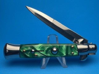 AKC World 9” Italian Stiletto Green Pearlex Bayonet