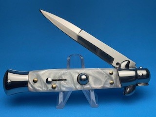 AKC World 9'' Italian Stiletto White Pearlex Bayonet